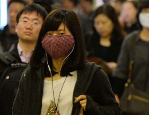 China had not completely recovered from the Corona outbreak when an outbreak of mysterious pneumonia spread.