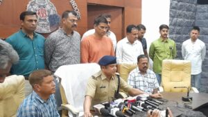 Amritsar (Punjab) gang with illegal fire arms caught by Crime Branch Indore.