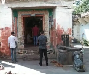 Srineelkantheshwar temple has its own importance