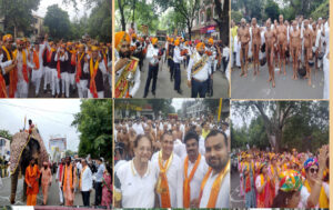 Muni Praman Sagar ji's grand auspicious entry with huge procession